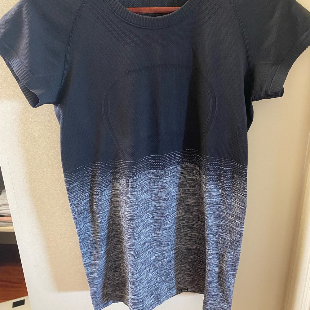 Lululemon Athletica black/grey workout top